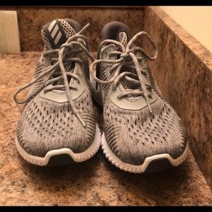 7.5 BRAND NEW ADIDAS Alpha Bounce sneakers